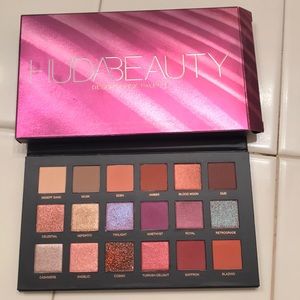 Huda Beauty Desert Dusk Palette